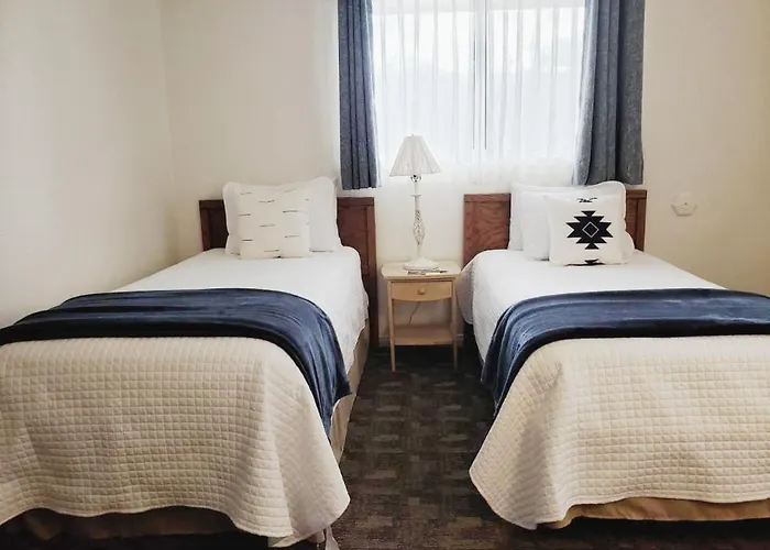 Baby Quail Hotel 2*